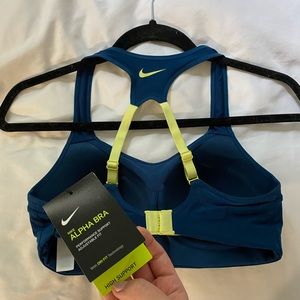 Nike Women’s Alpha Sports Bra (Brand New) SMALL